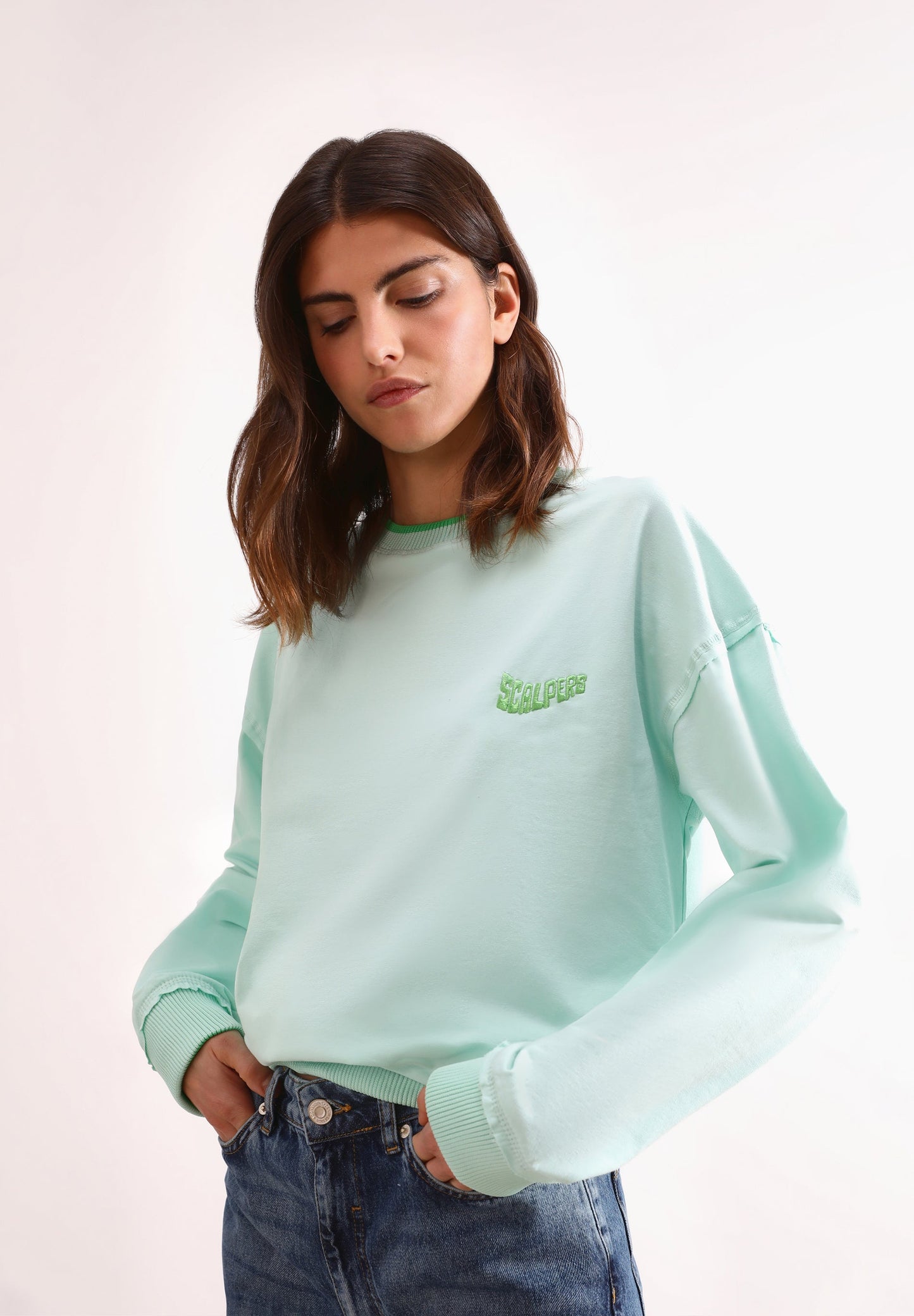 SWEATSHIRT WITH NECKLINE DETAIL