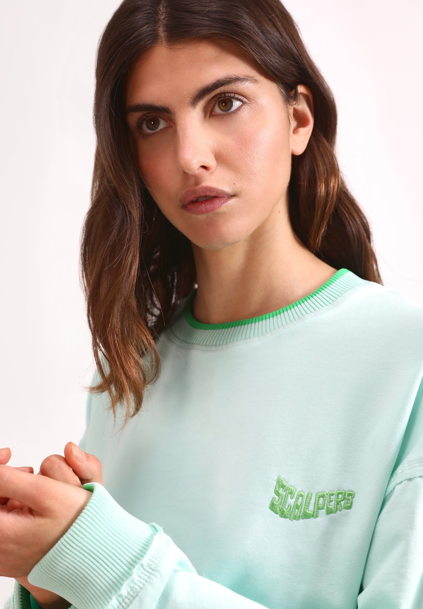 SWEATSHIRT WITH NECKLINE DETAIL