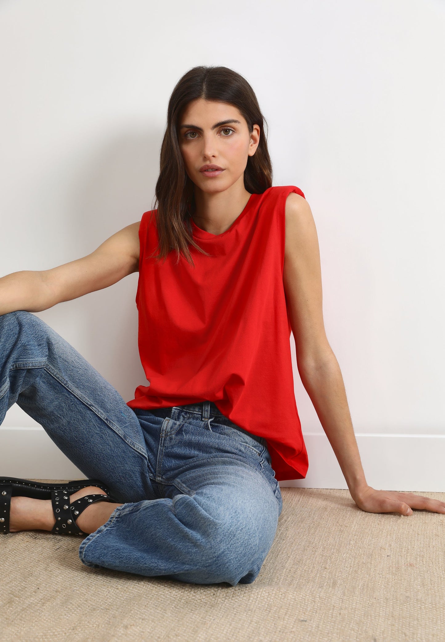 T-SHIRT WITH SHOULDER PADS