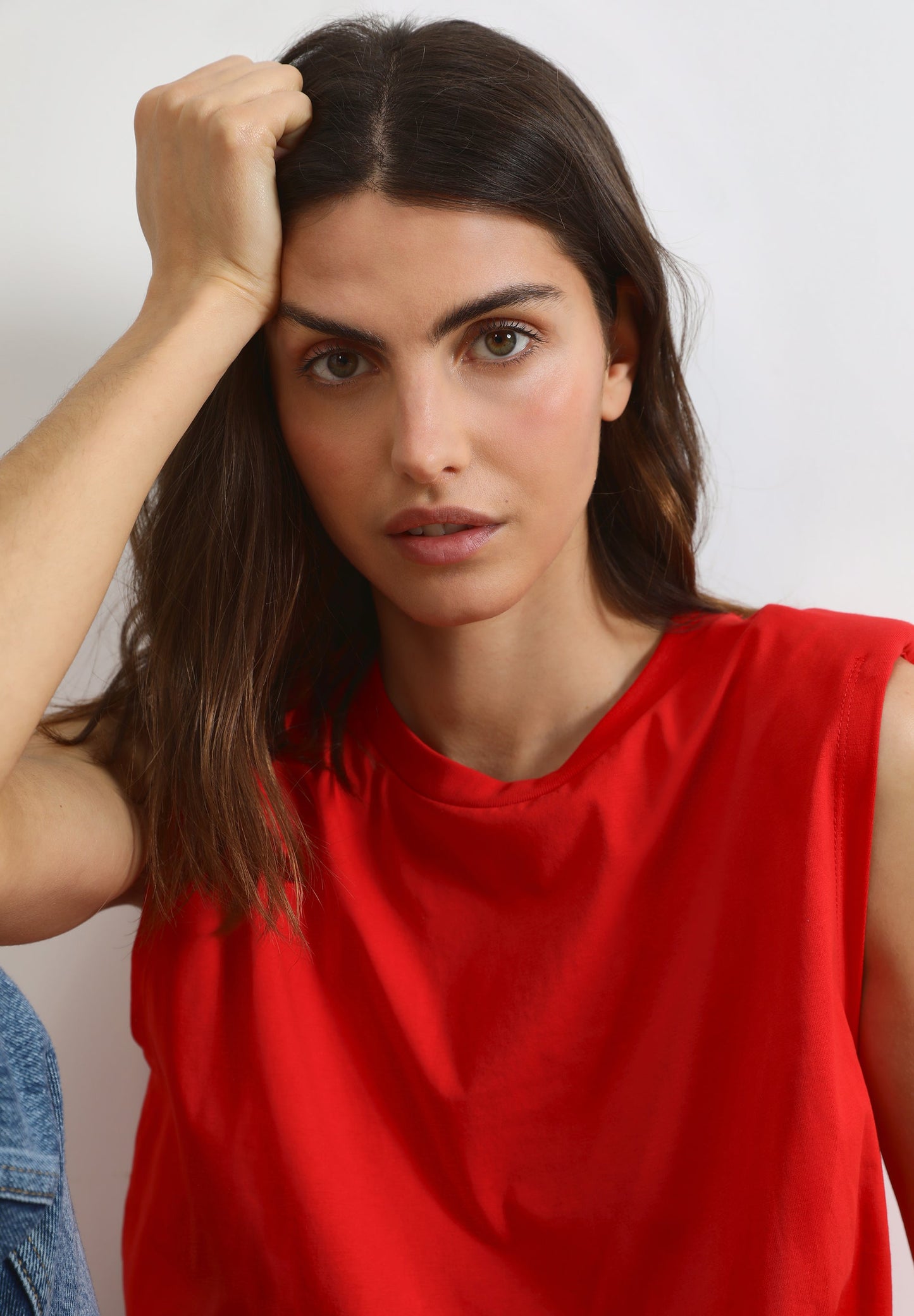 T-SHIRT WITH SHOULDER PADS