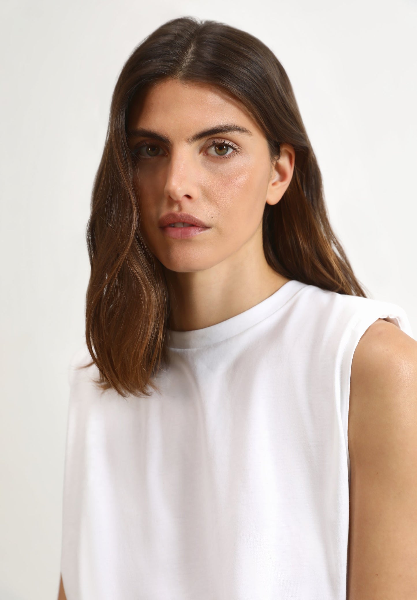 T-SHIRT WITH SHOULDER PADS