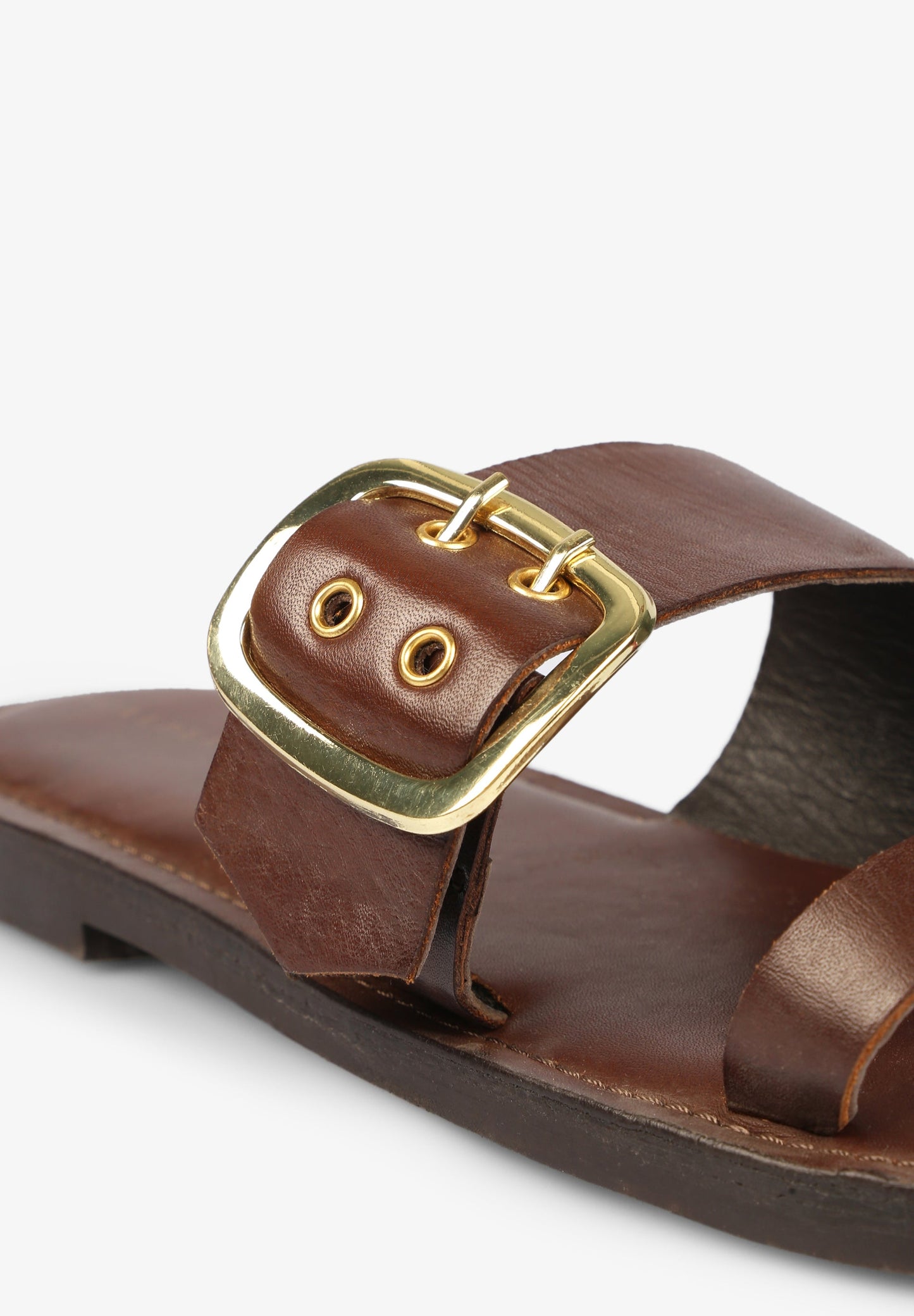 LEATHER SANDALS WITH LARGE BUCKLE
