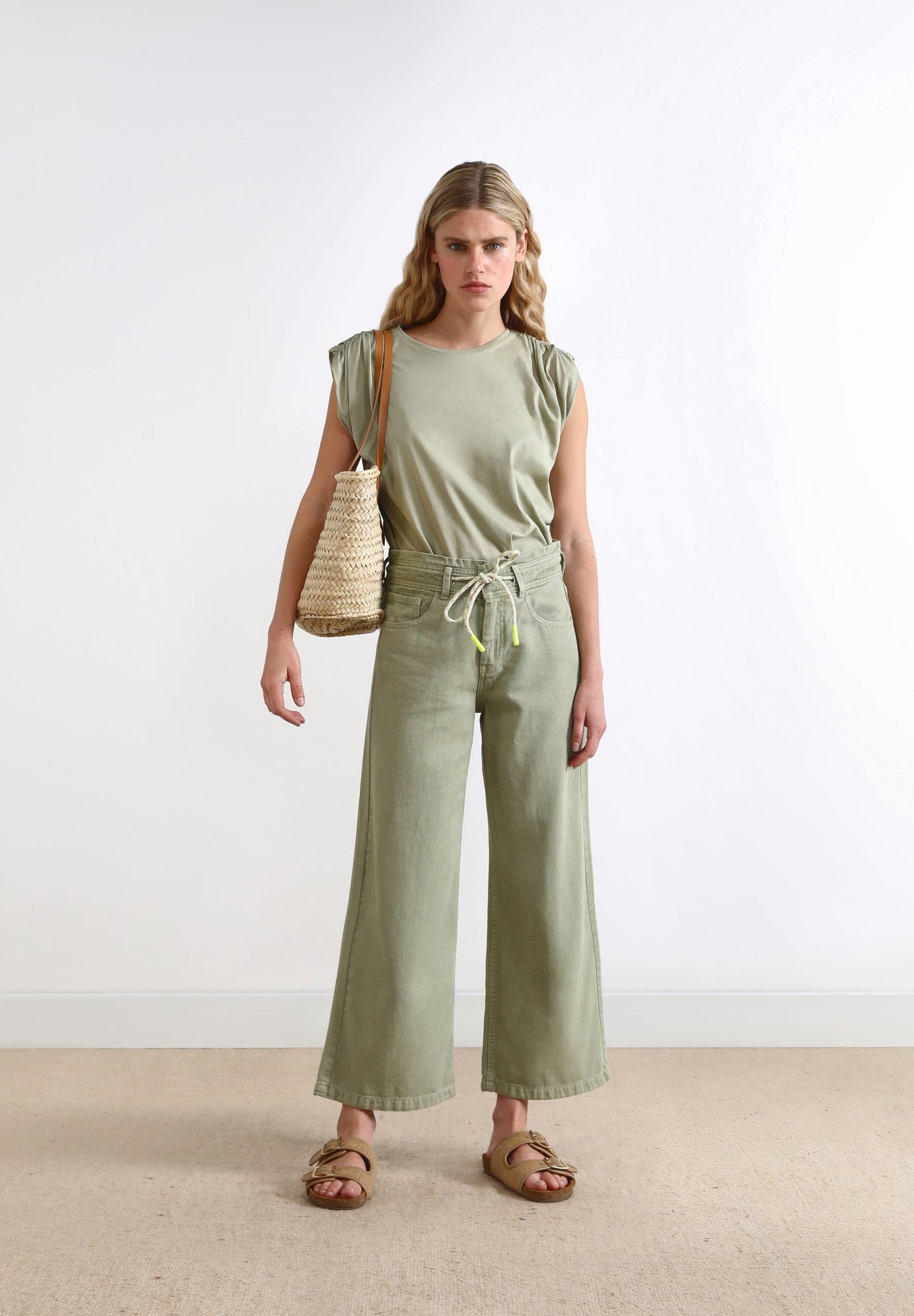 LOW RISE DRAWSTRING JEANS