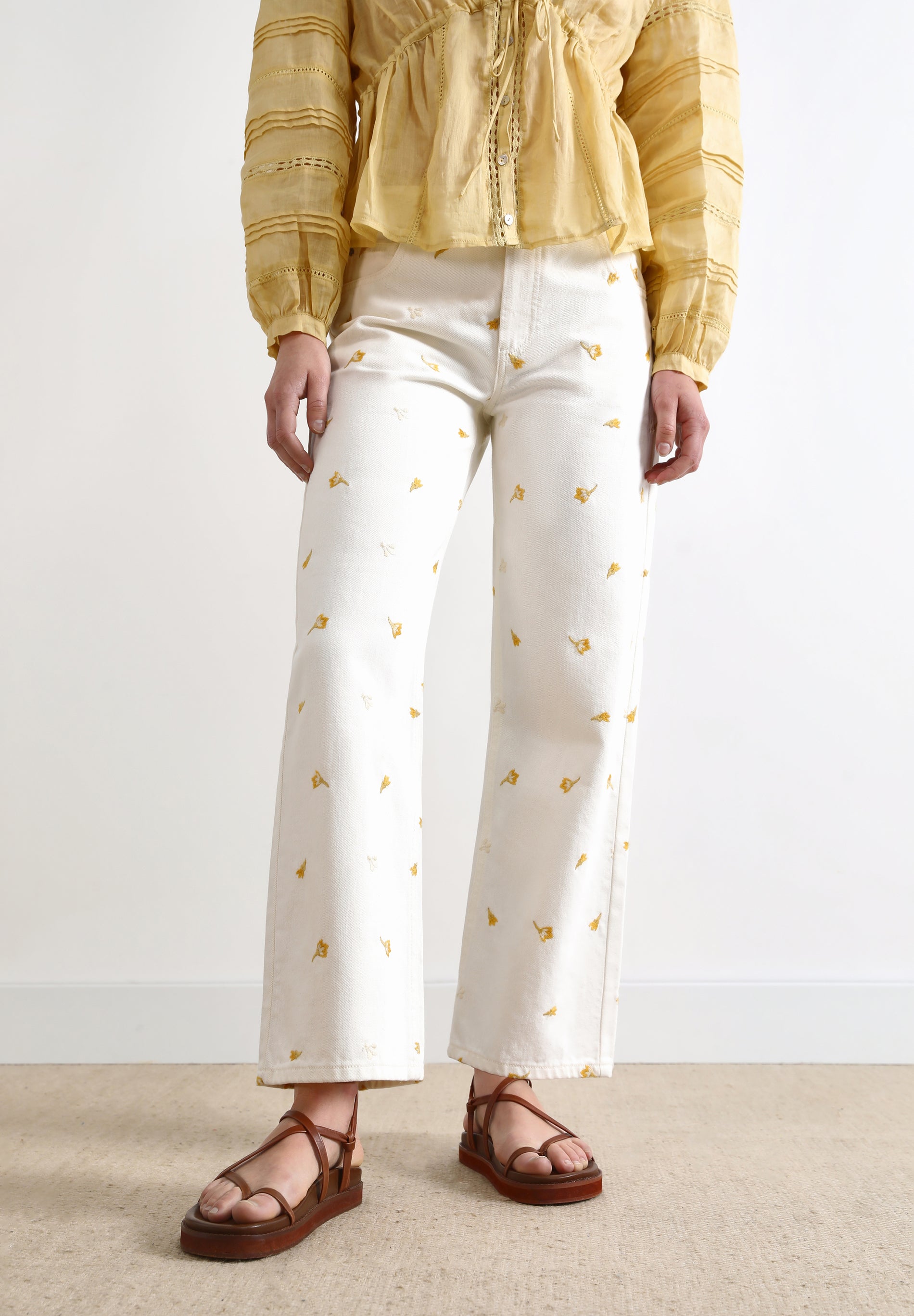 LEATHER SANDALS WITH STRAPS