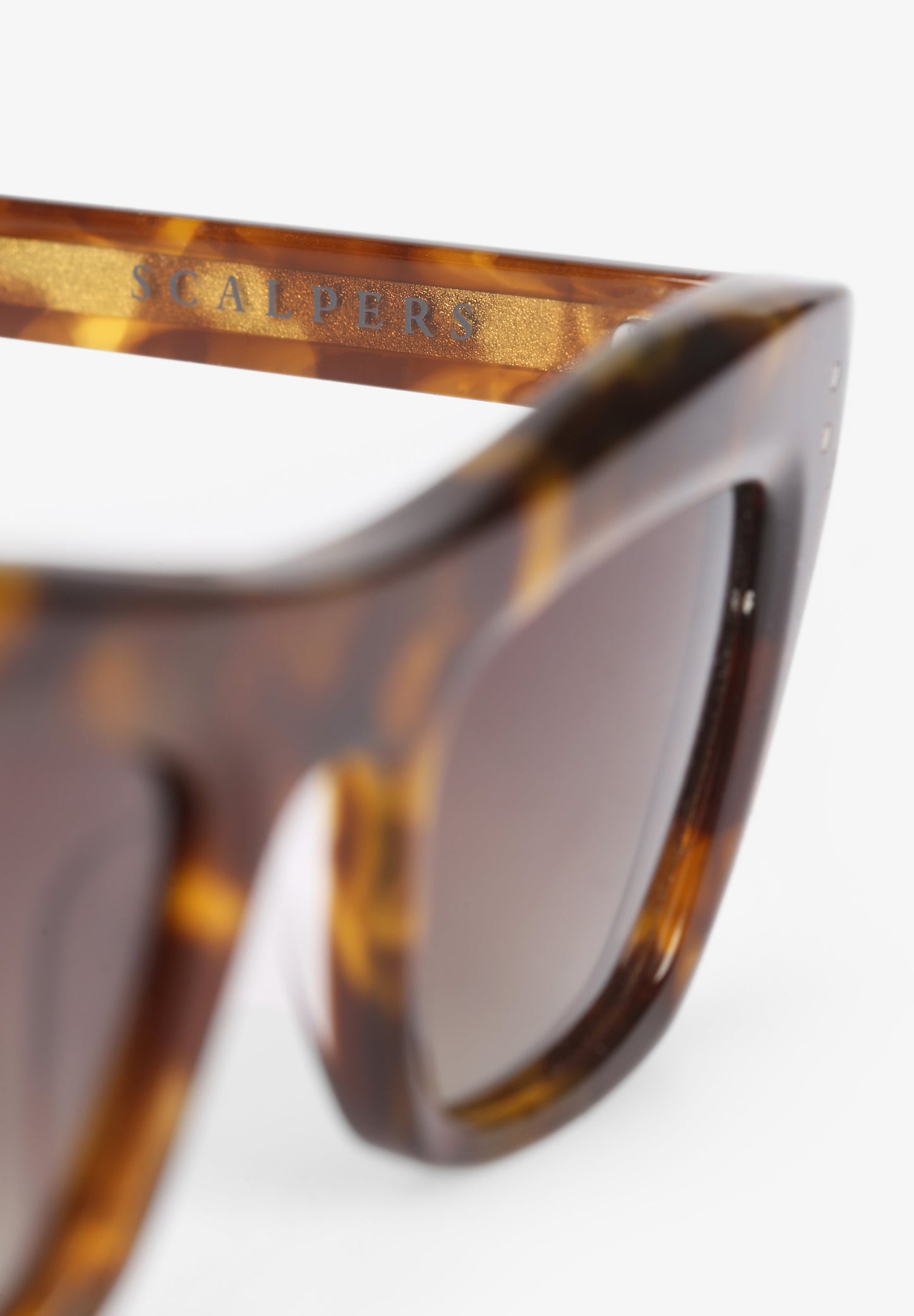 TORTOISESHELL CAT EYE SUNGLASSES