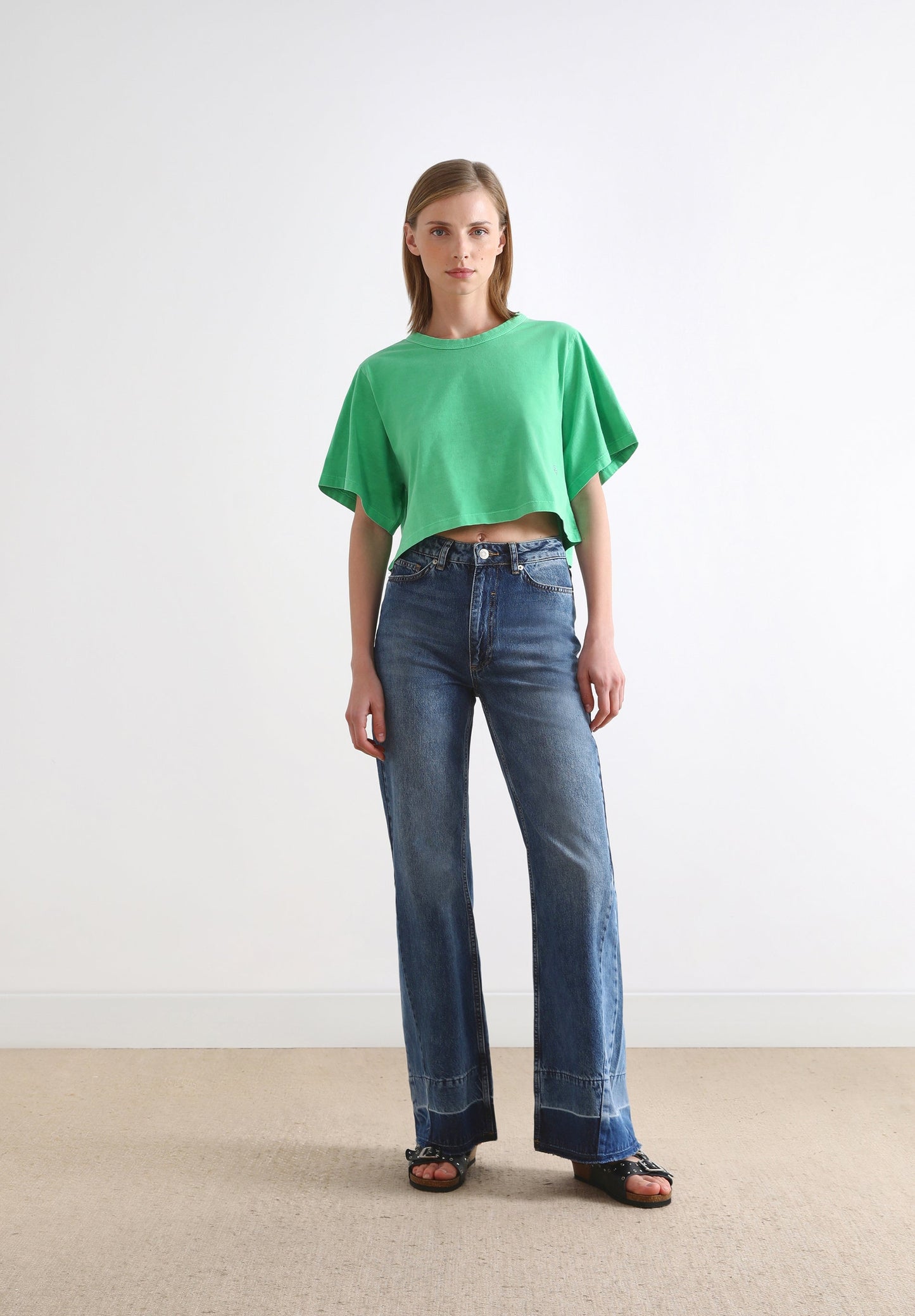 CROPPED T-SHIRT WITH MINI EMBROIDERY