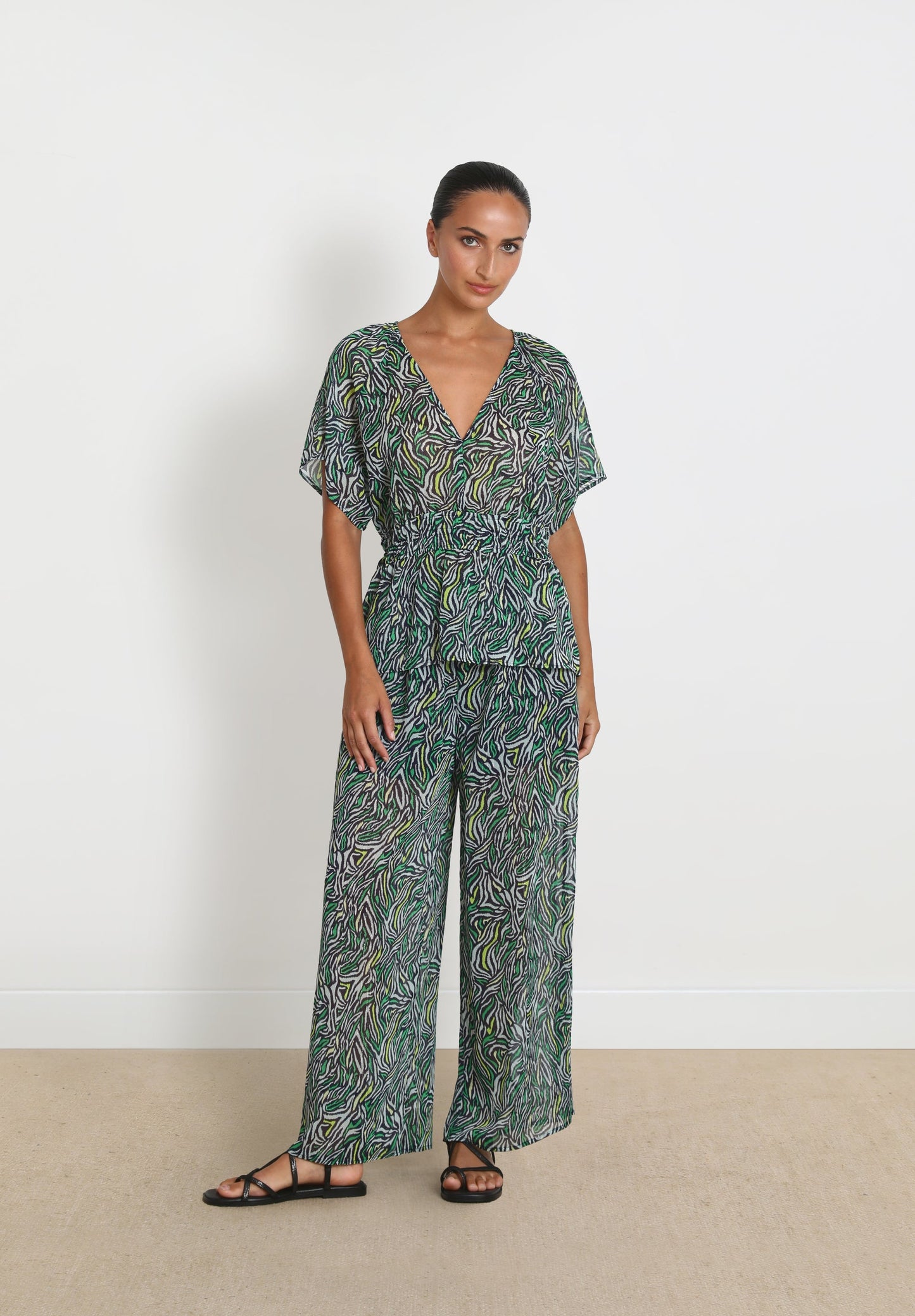 GATHERED ANIMAL PRINT TOP