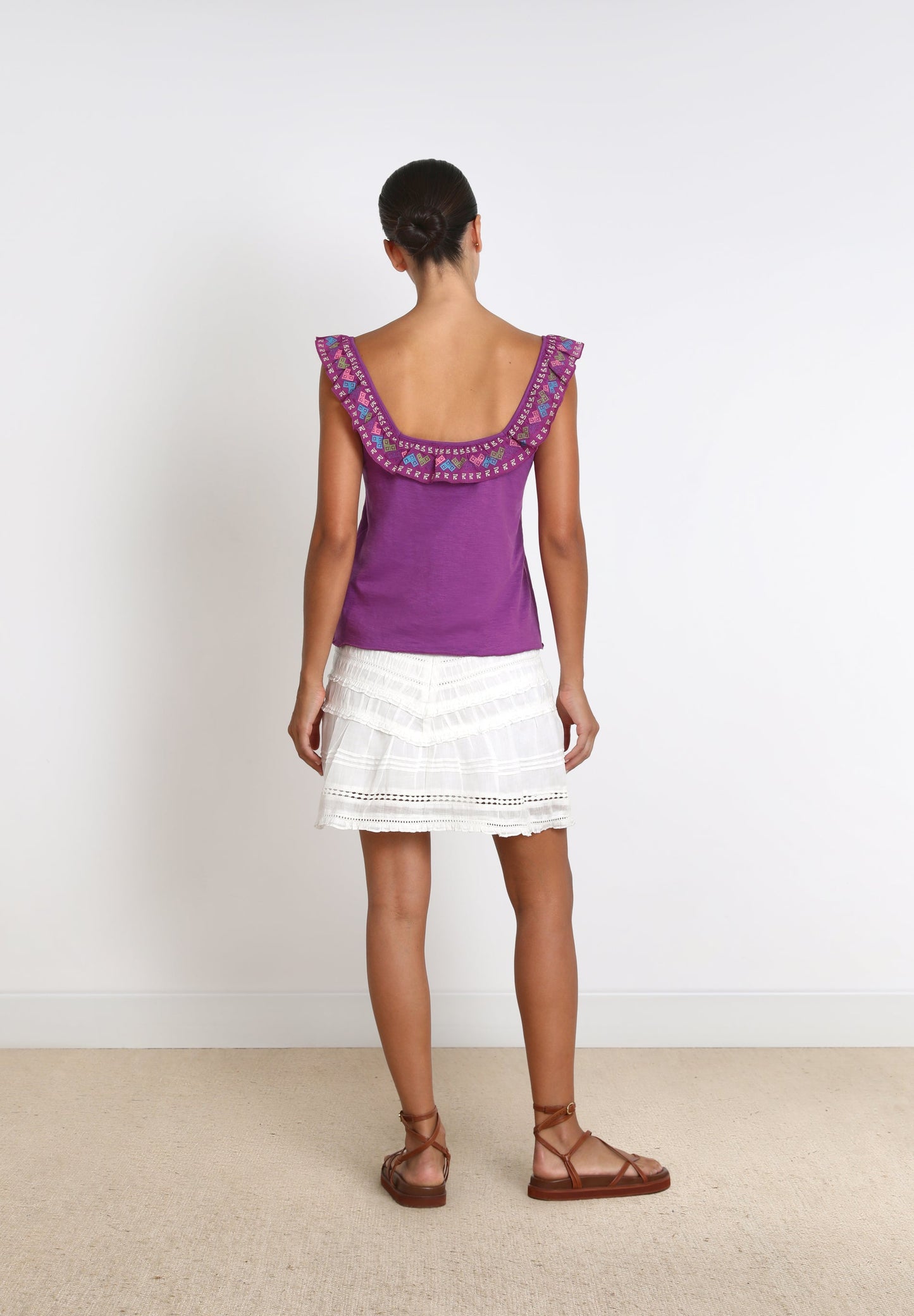 RUFFLED TOP WITH EMBROIDERY