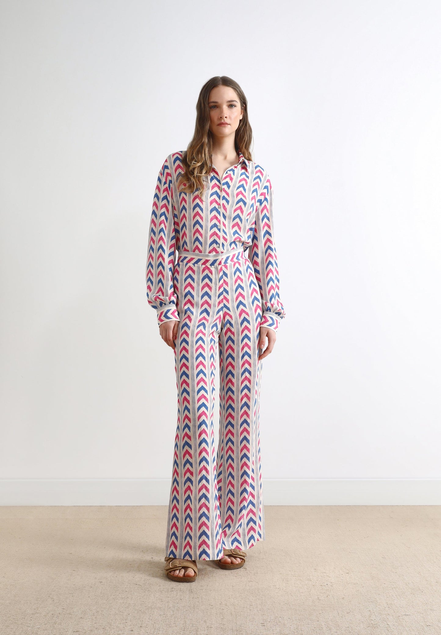 PRINTED FLARED TROUSERS