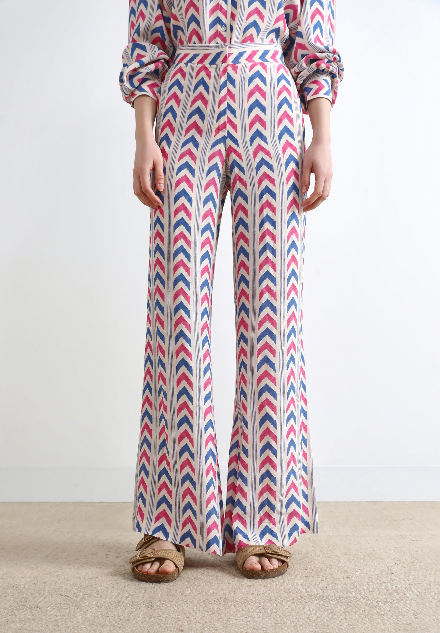 PRINTED FLARED TROUSERS