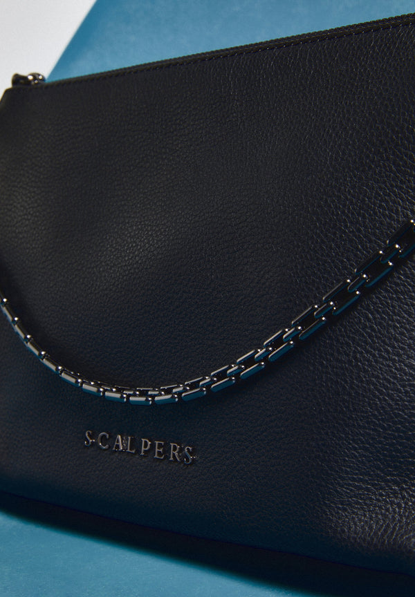 LEATHER BAG WITH CHAIN