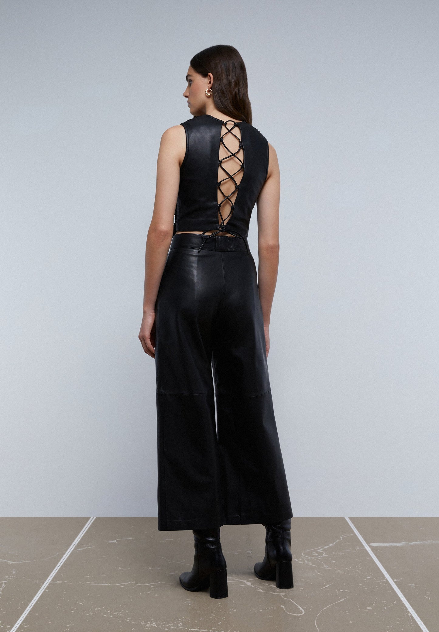 LEATHER TROUSERS WITH DARTS