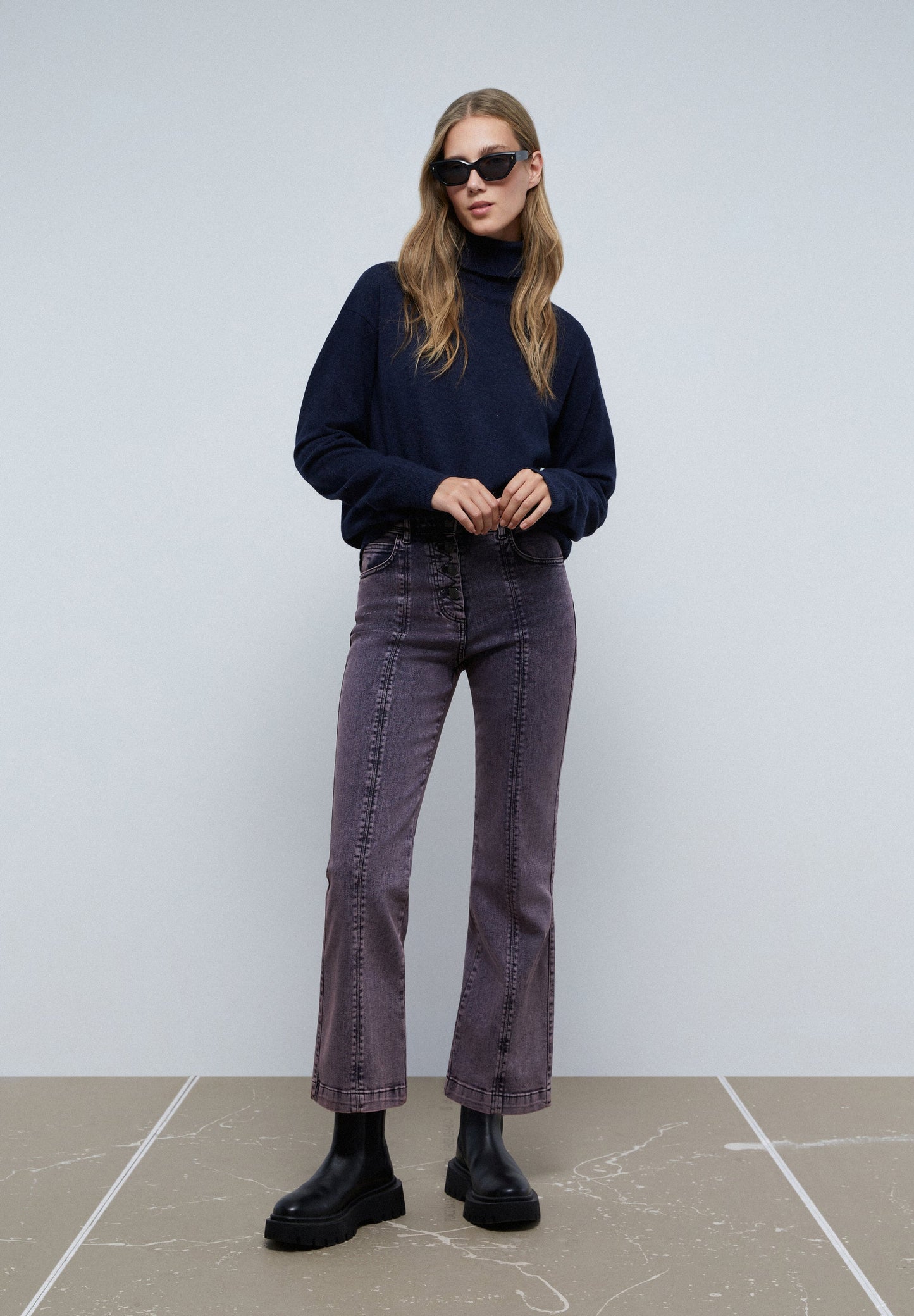 ANKLE FLARED SEAM JEANS