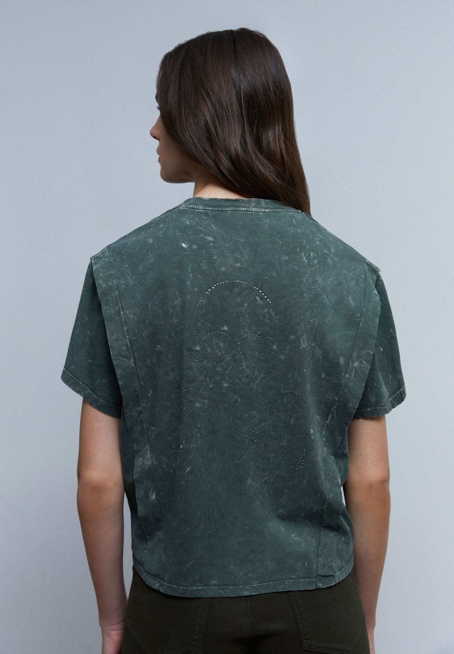 T-SHIRT WITH CRISTAL SKULL ON BACK