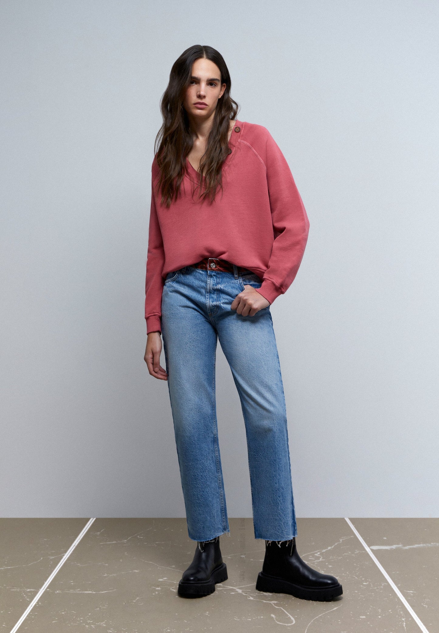 BUTTONED NECK SWEATSHIRT