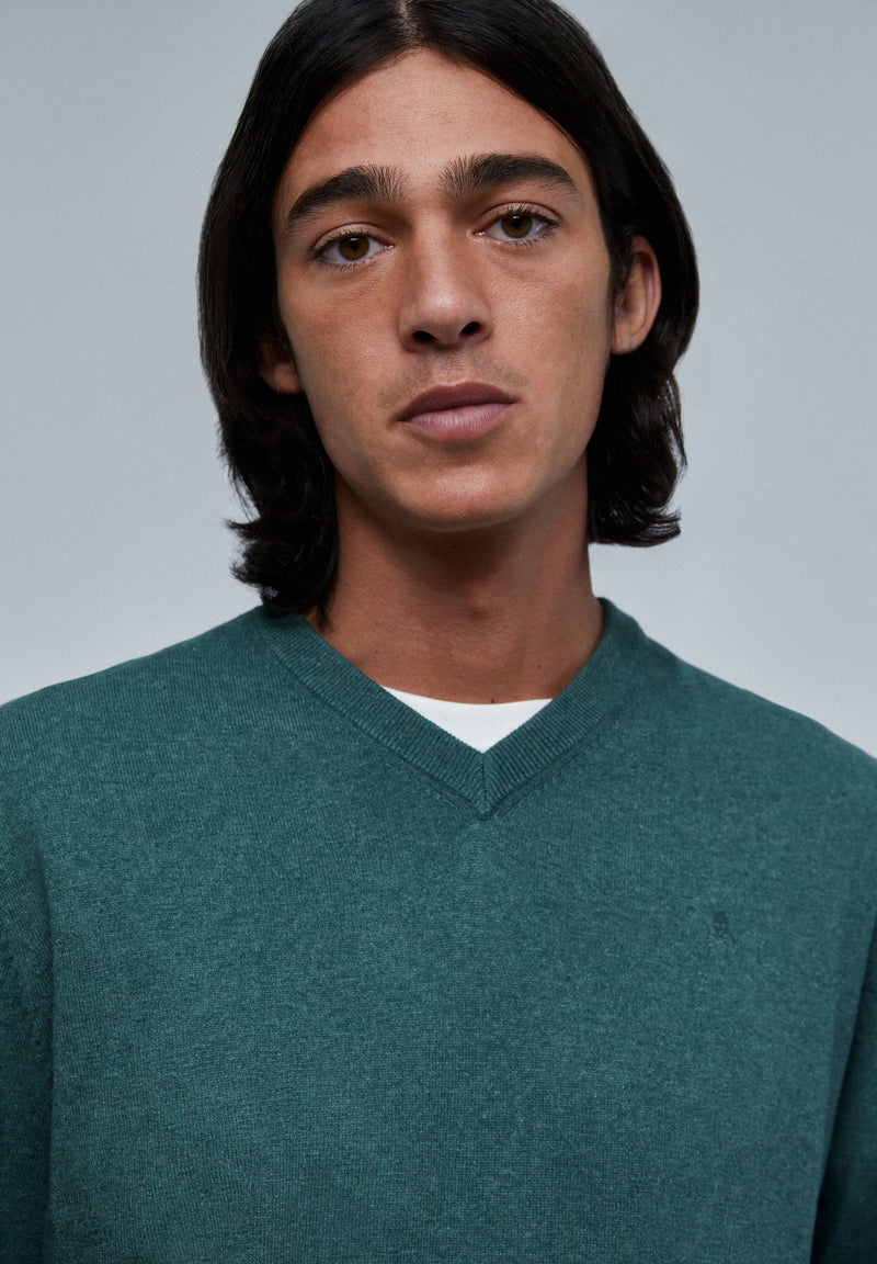 V-NECK SWEATER WITH SKULL