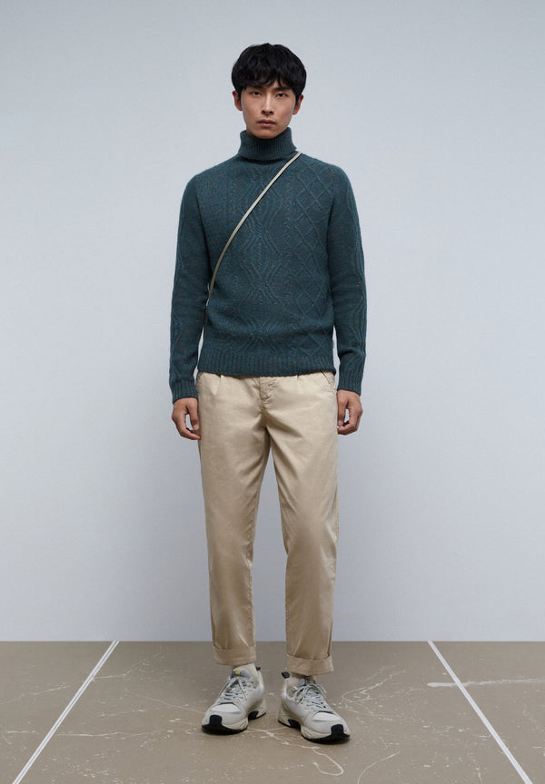 MERINO WOOL TURN-DOWN COLLAR SWEATER