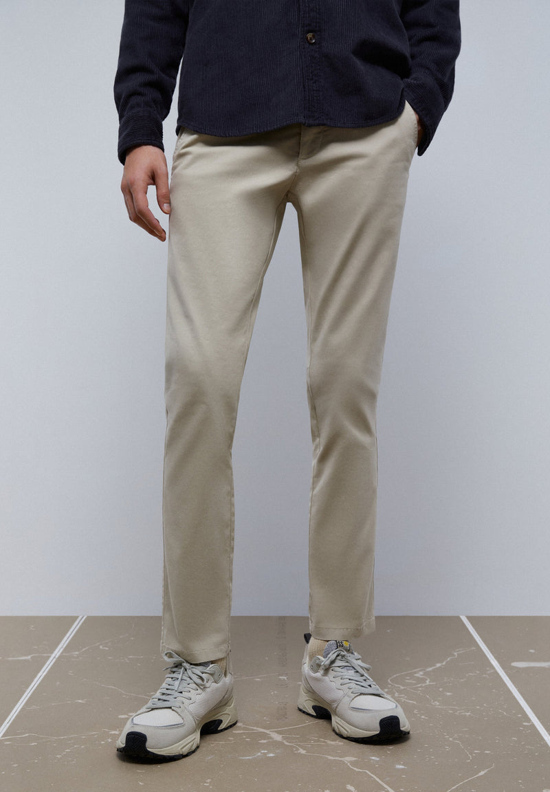 CASUAL CHINO TROUSERS