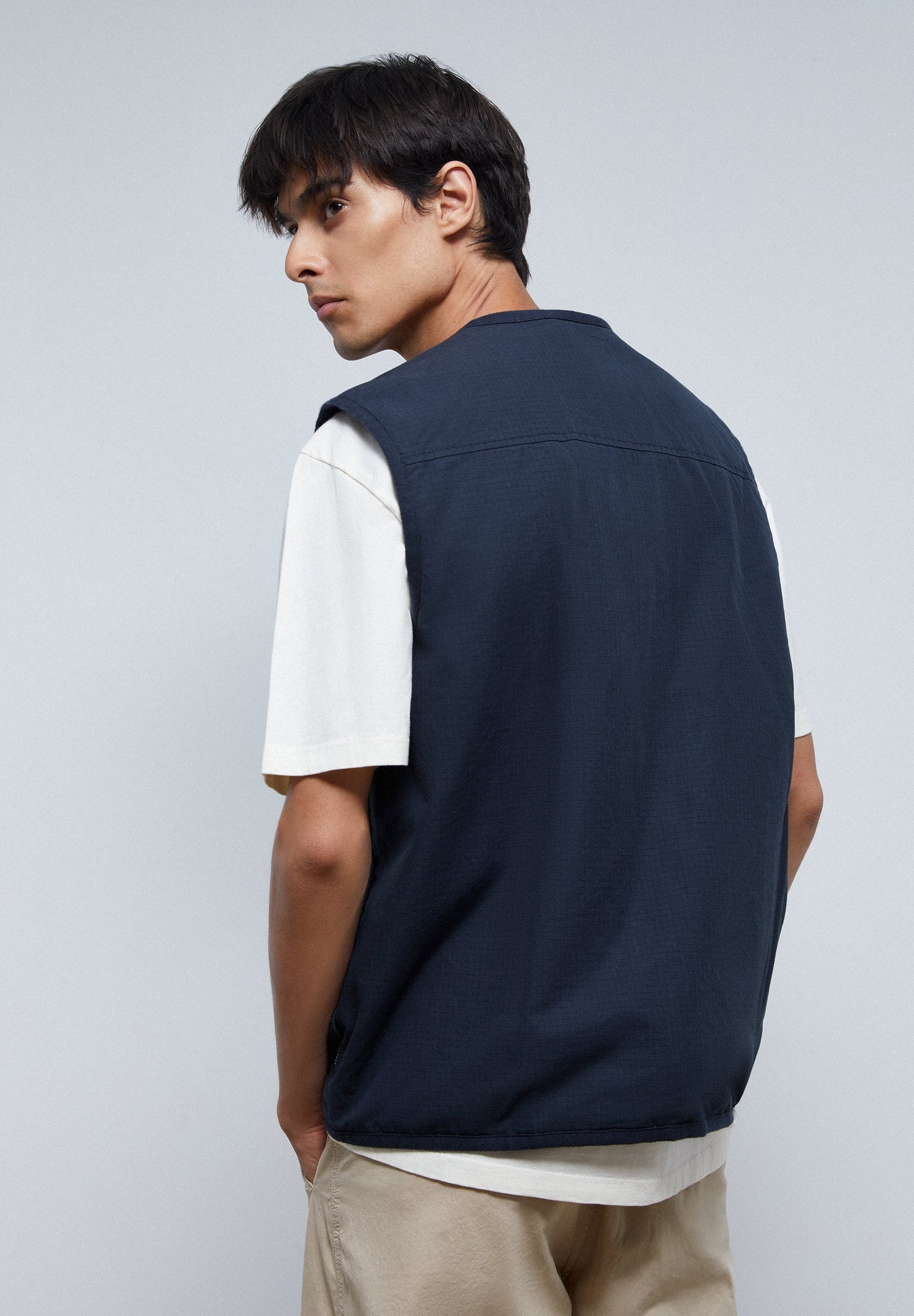 PREMIUM VEST WITH POCKET AND ZIP