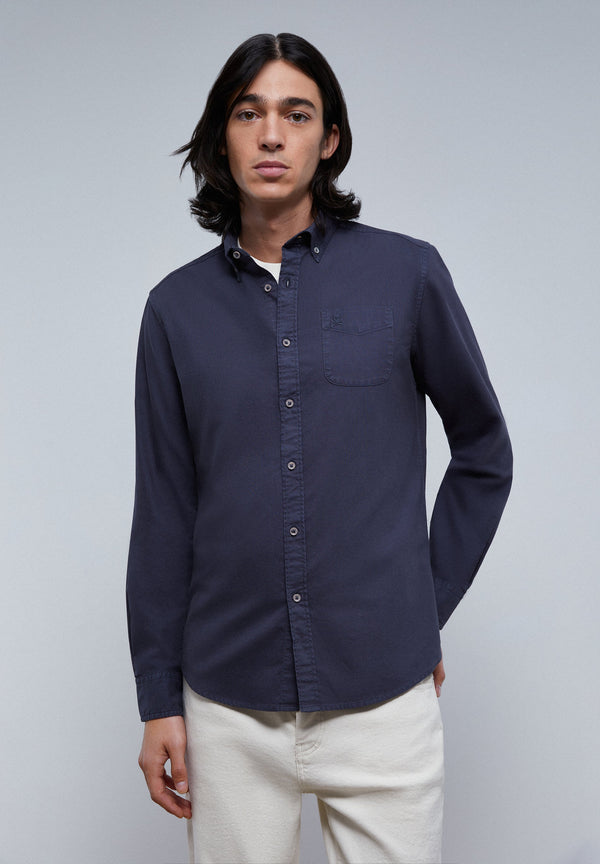 T-SHIRT WITH POCKET AND BUTTON-DOWN COLLAR