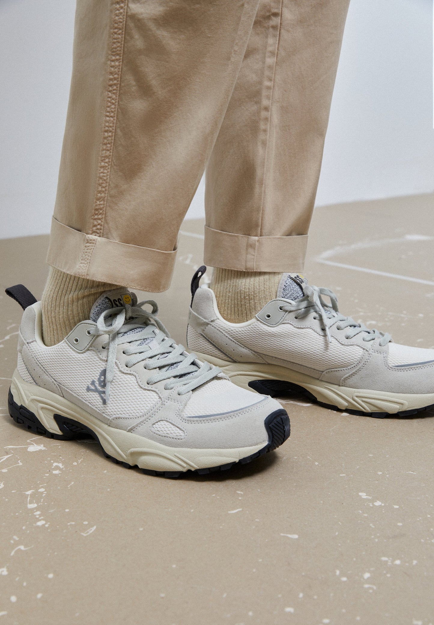 LIGHTWEIGHT SNEAKERS WITH PRONOUNCED SOLE