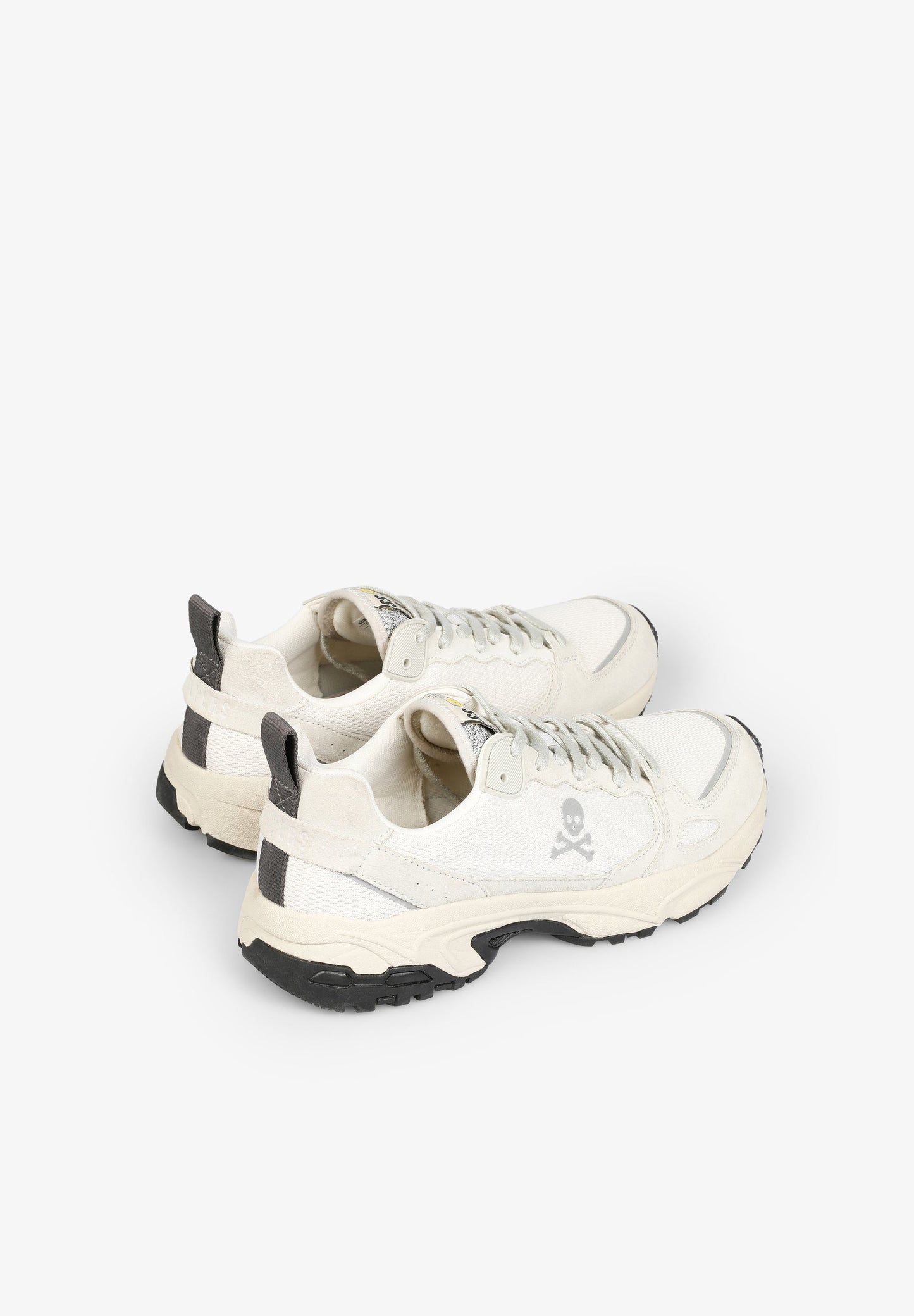 LIGHTWEIGHT SNEAKERS WITH PRONOUNCED SOLE