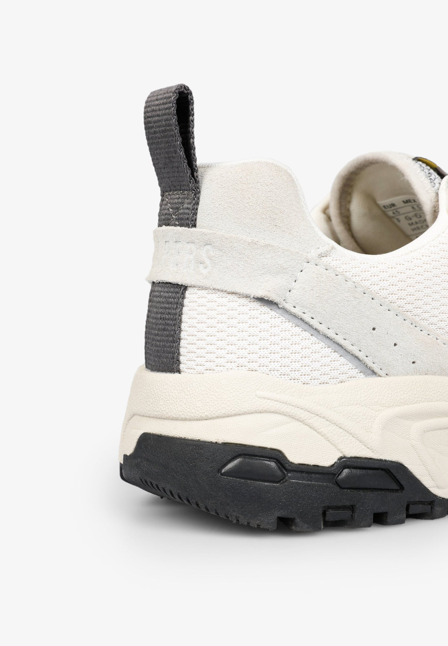 LIGHTWEIGHT SNEAKERS WITH PRONOUNCED SOLE