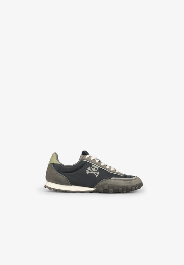 LOW SNEAKERS WITH SKULL PRINT