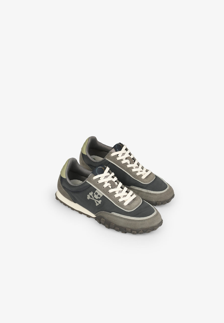 LOW SNEAKERS WITH SKULL PRINT