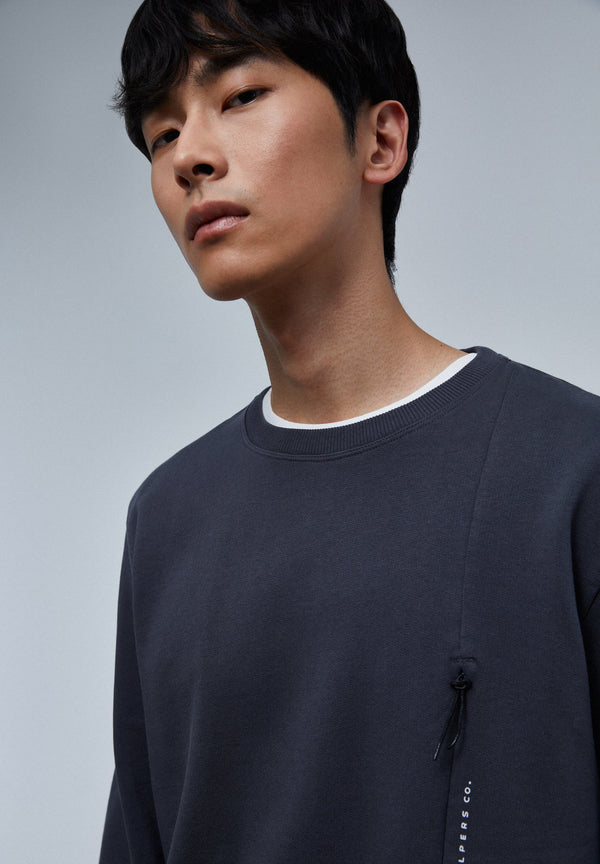 SWEATSHIRT WITH VERTICAL POCKET