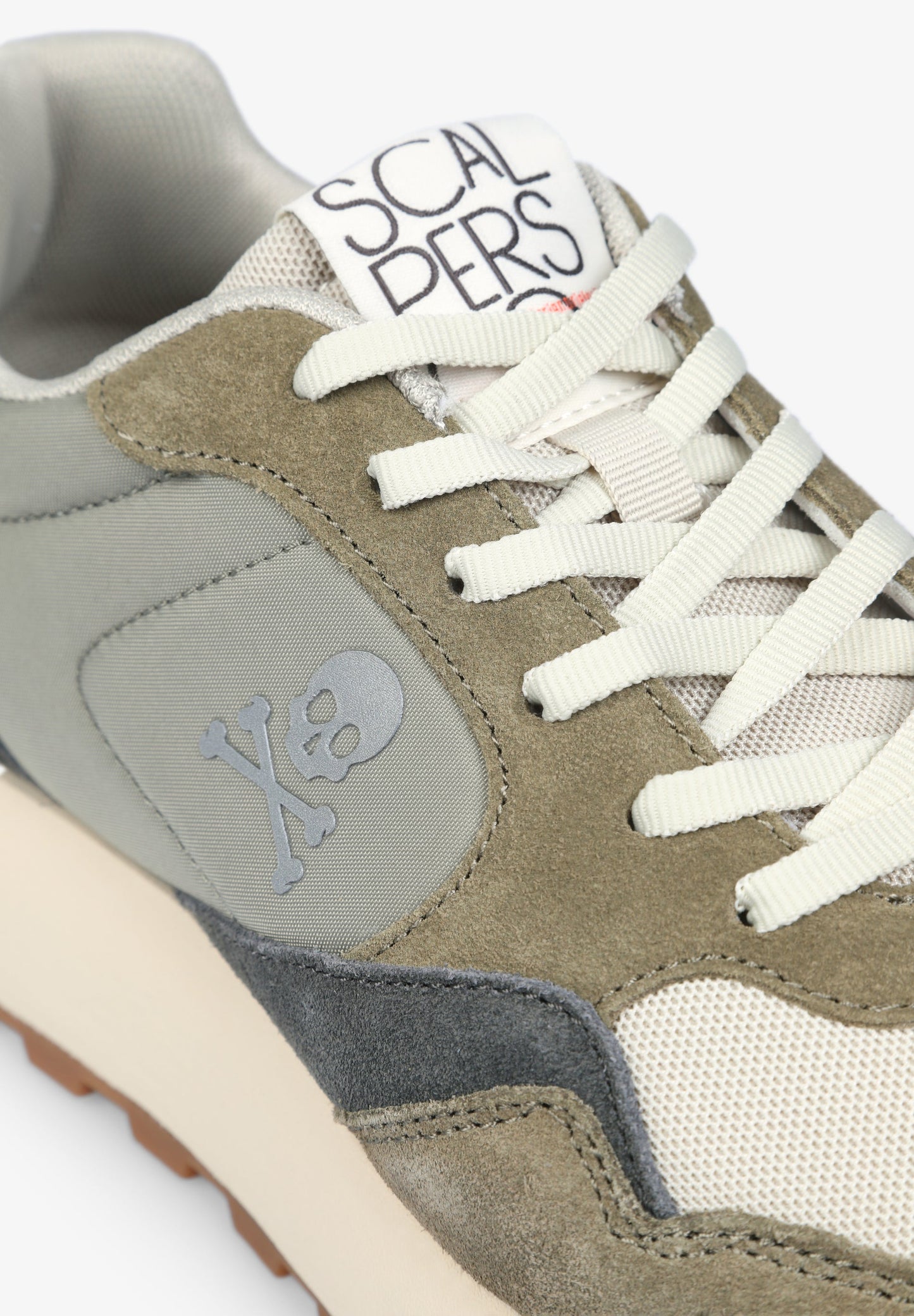 METALLIC DETAIL SNEAKERS