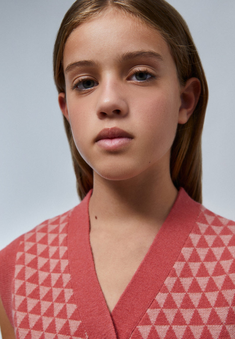 TRIANGLE KNIT GILET