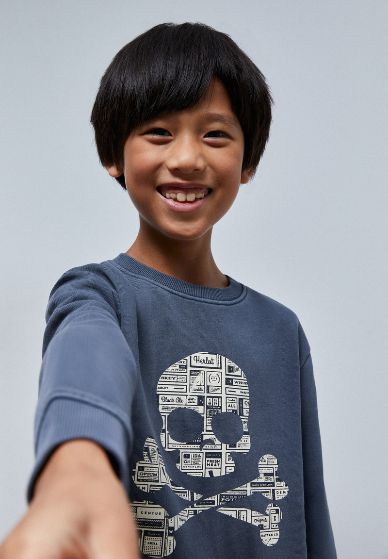 SWEATSHIRT WITH NEWSPAPER TEXT SKULL