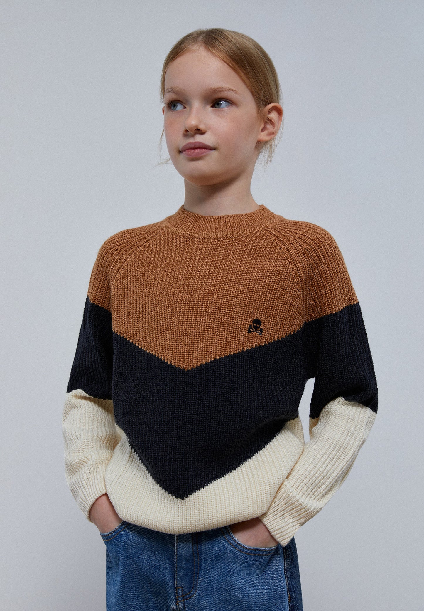 THREE-COLOURED KNIT SWEATER