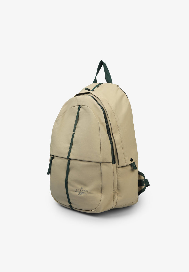 BACKPACK WITH DRAWSTRING FRONT DETAIL