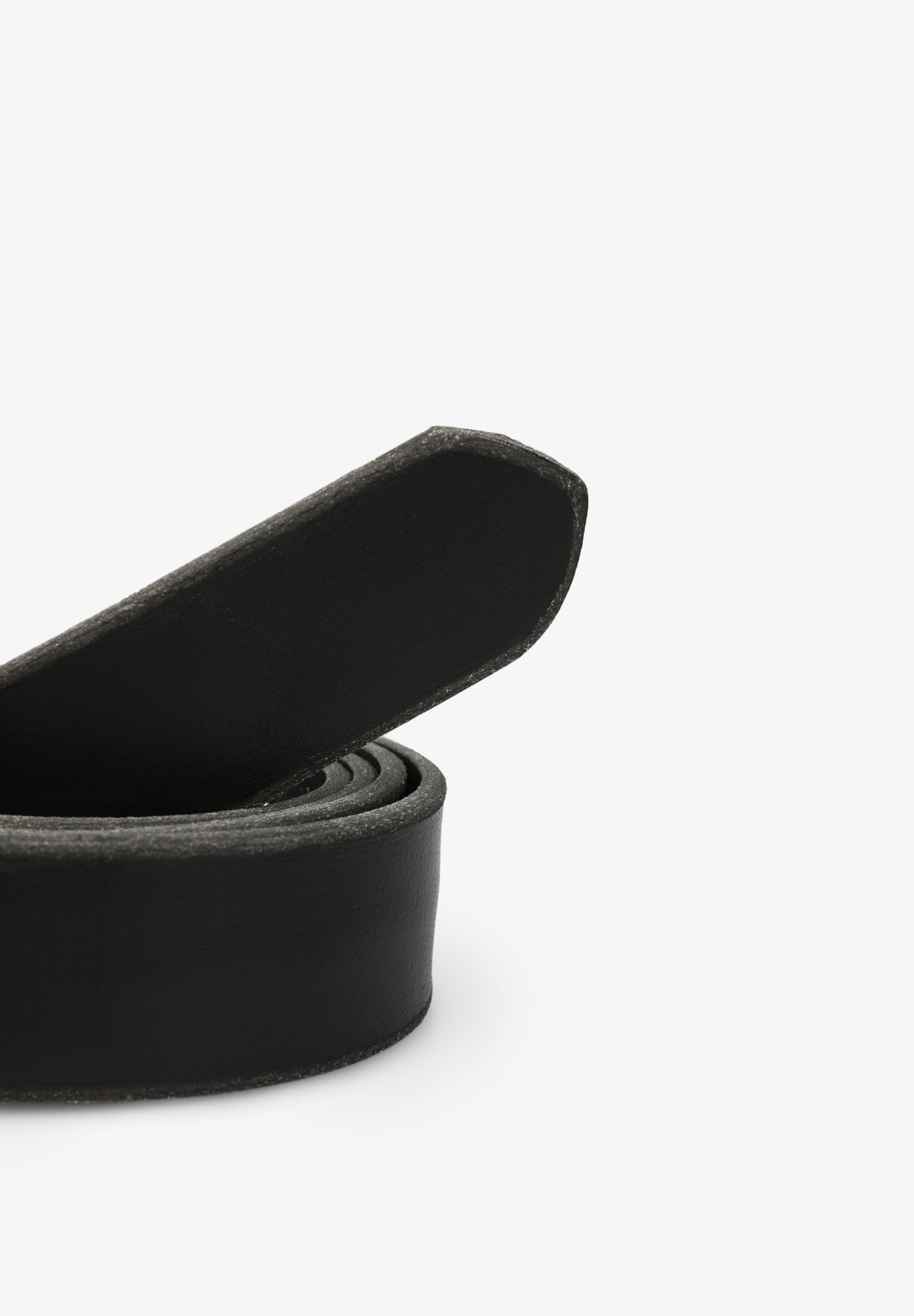 LEATHER BELT WITH SKULL