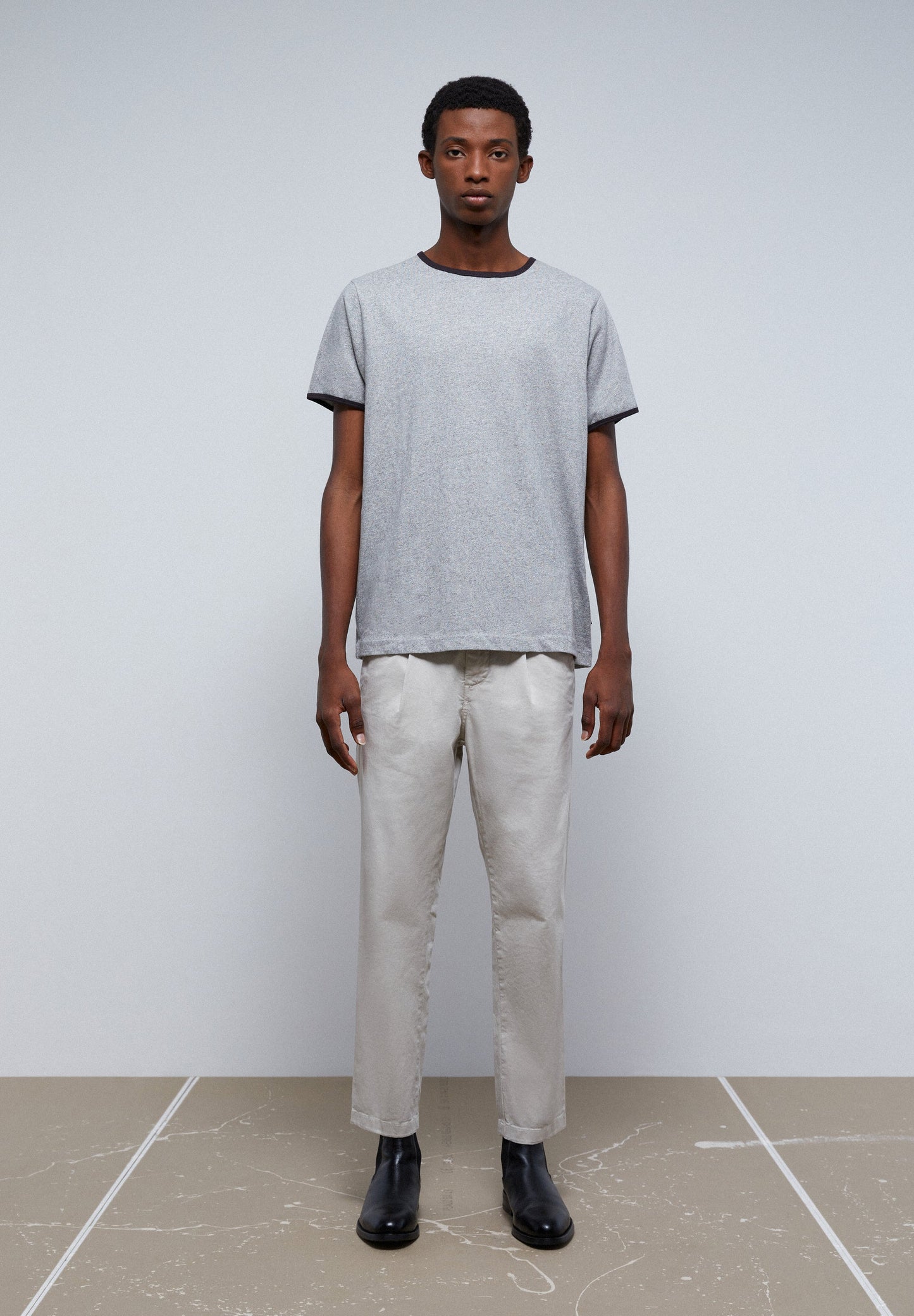 PREMIUM T-SHIRT WITH CONTRAST FINISH