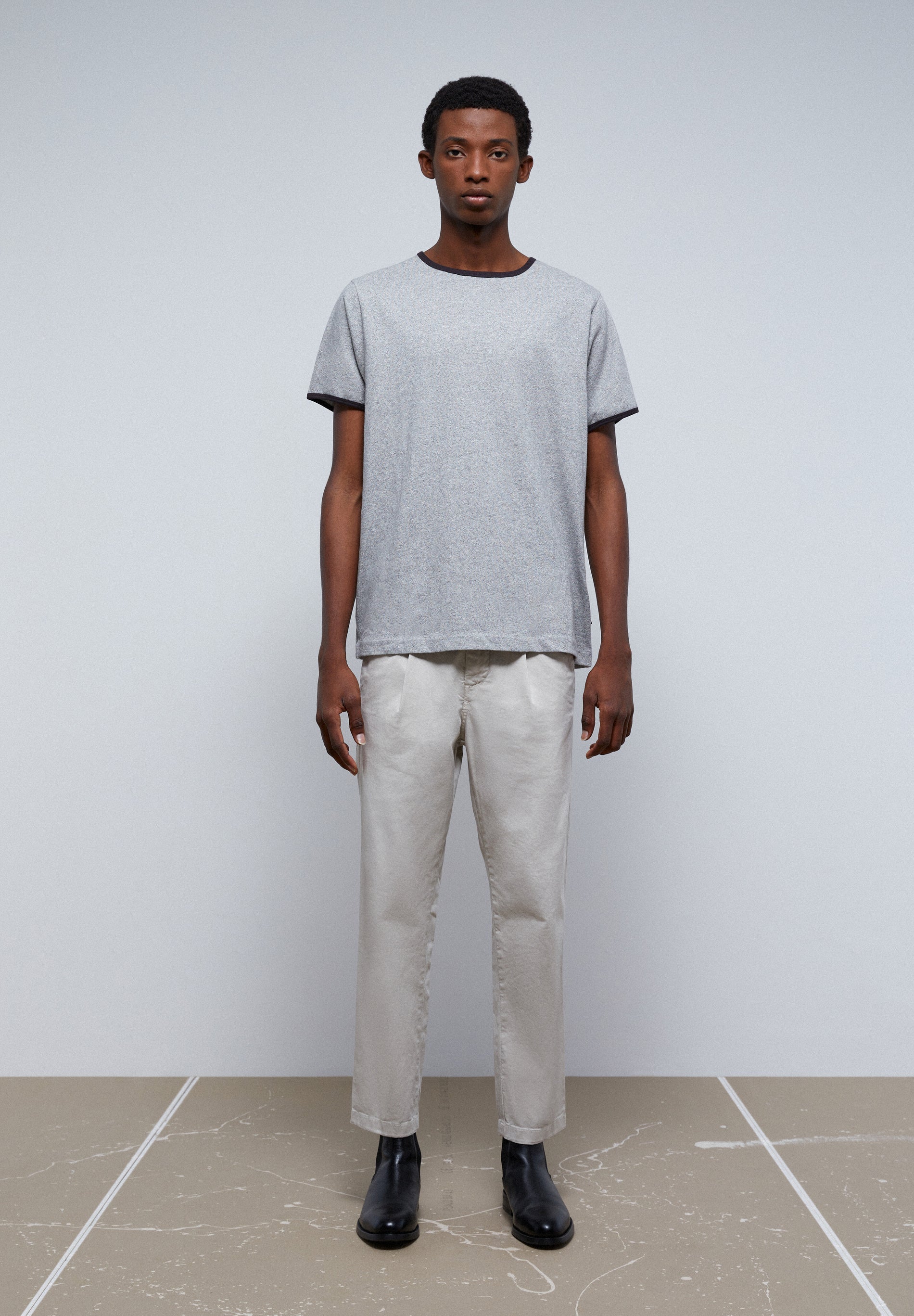 PREMIUM T-SHIRT WITH CONTRAST FINISH