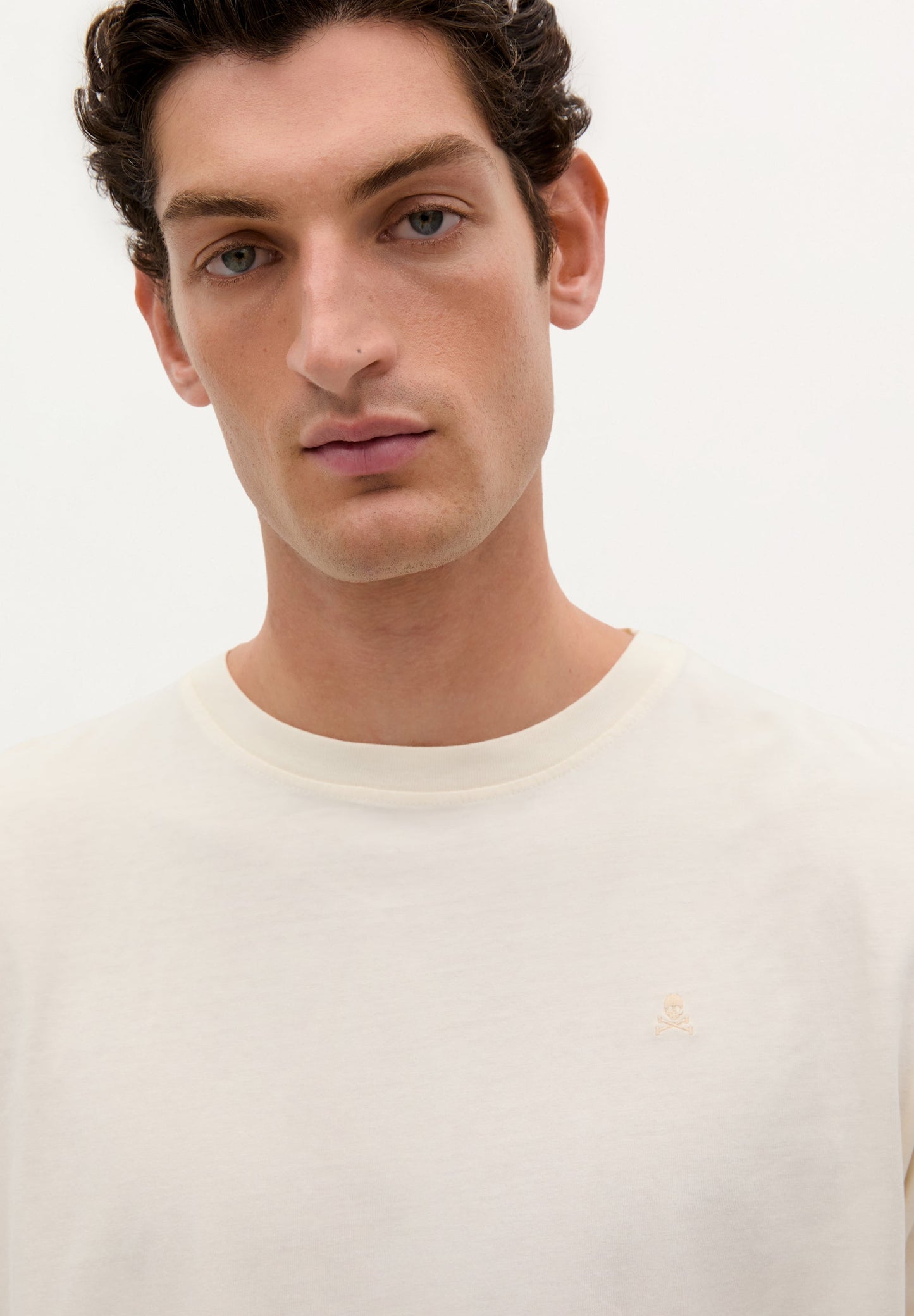 CAMISETA BÁSICA CALAVERA RELAXED FIT