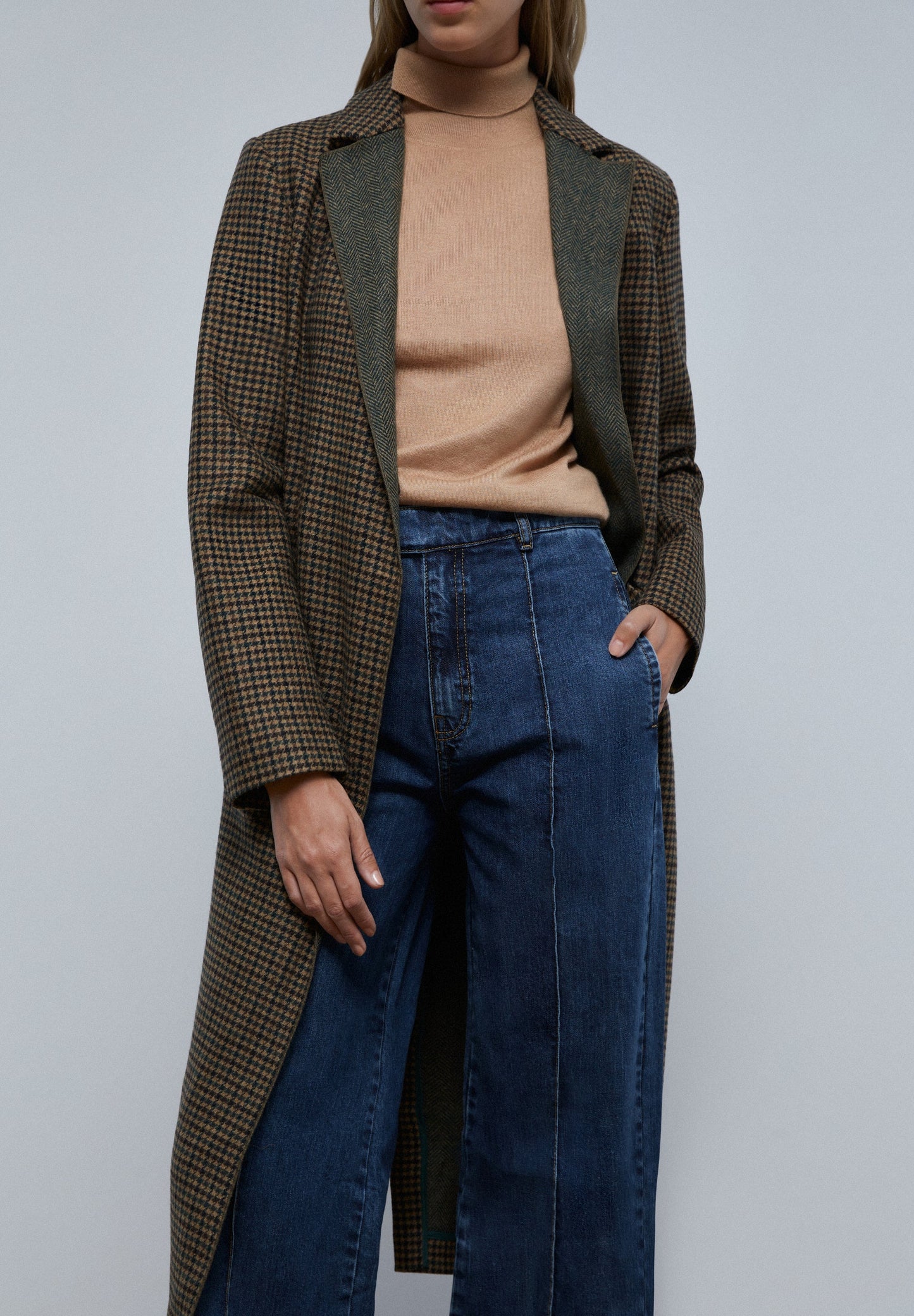 COAT WITH HERRINGBONE COLLAR DETAIL