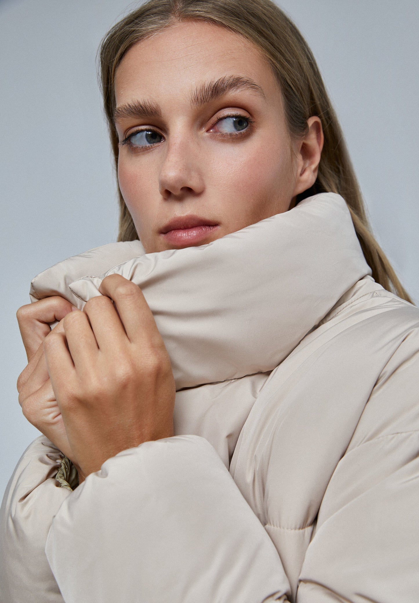 PUFFER COAT WITH HIGH COLLAR