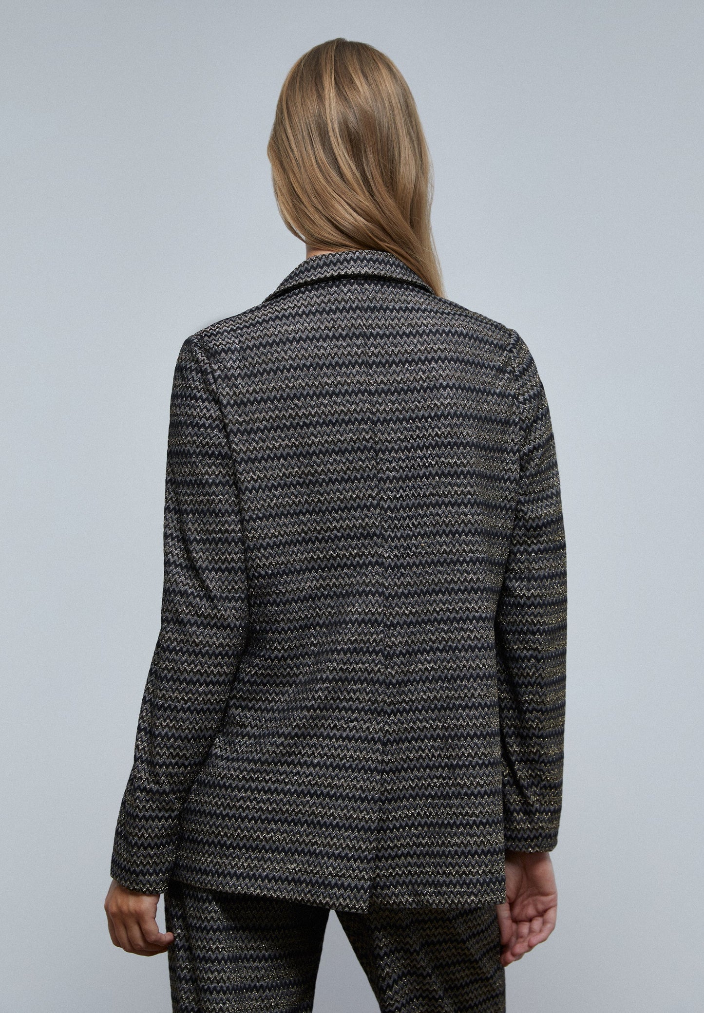 LIGHTWEIGHT METALLIC BLAZER