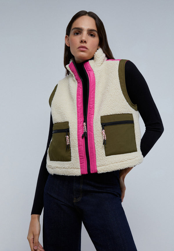 CONTRAST SHEARLING GILET