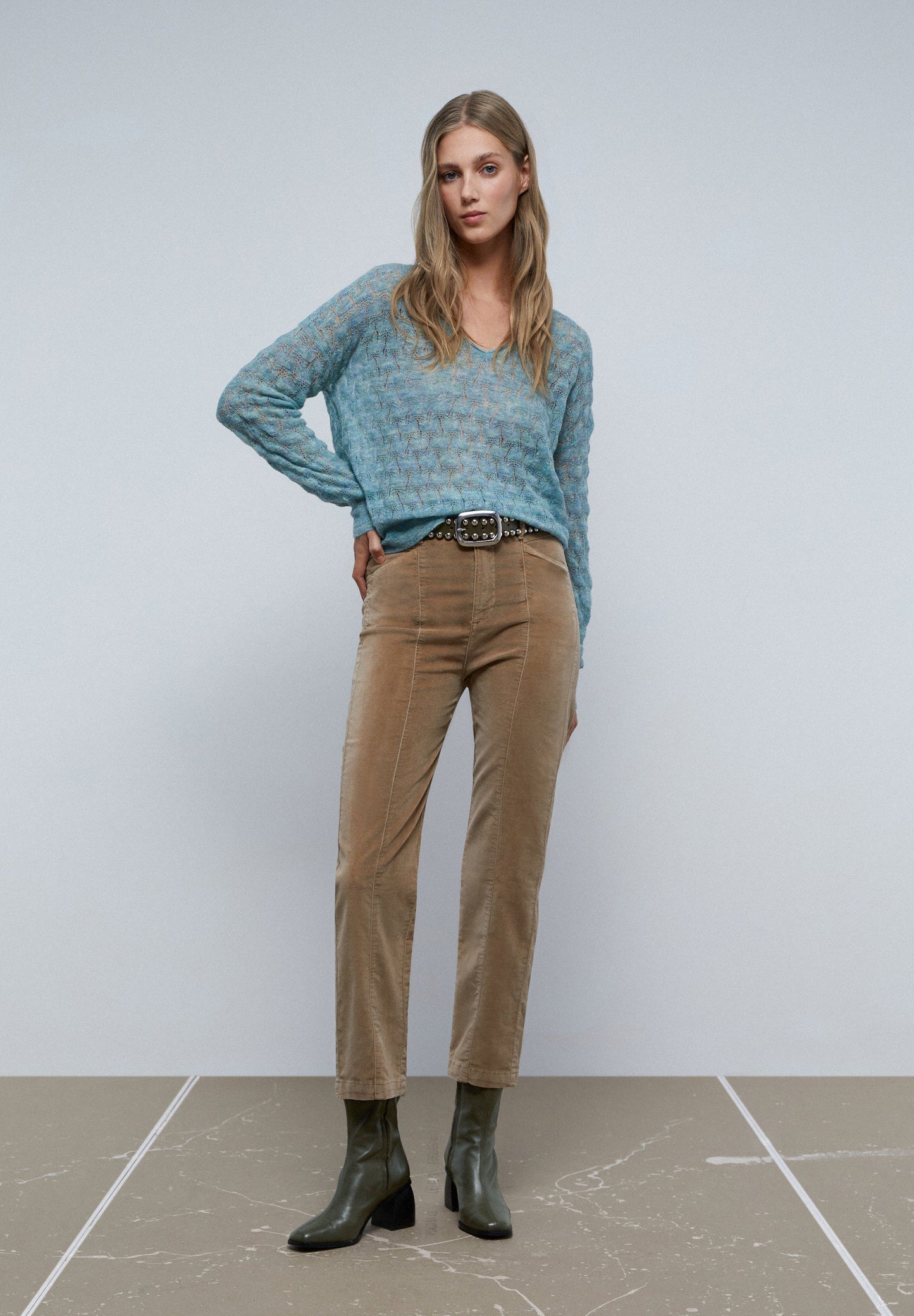ANKLE LENGTH VELVET TROUSERS