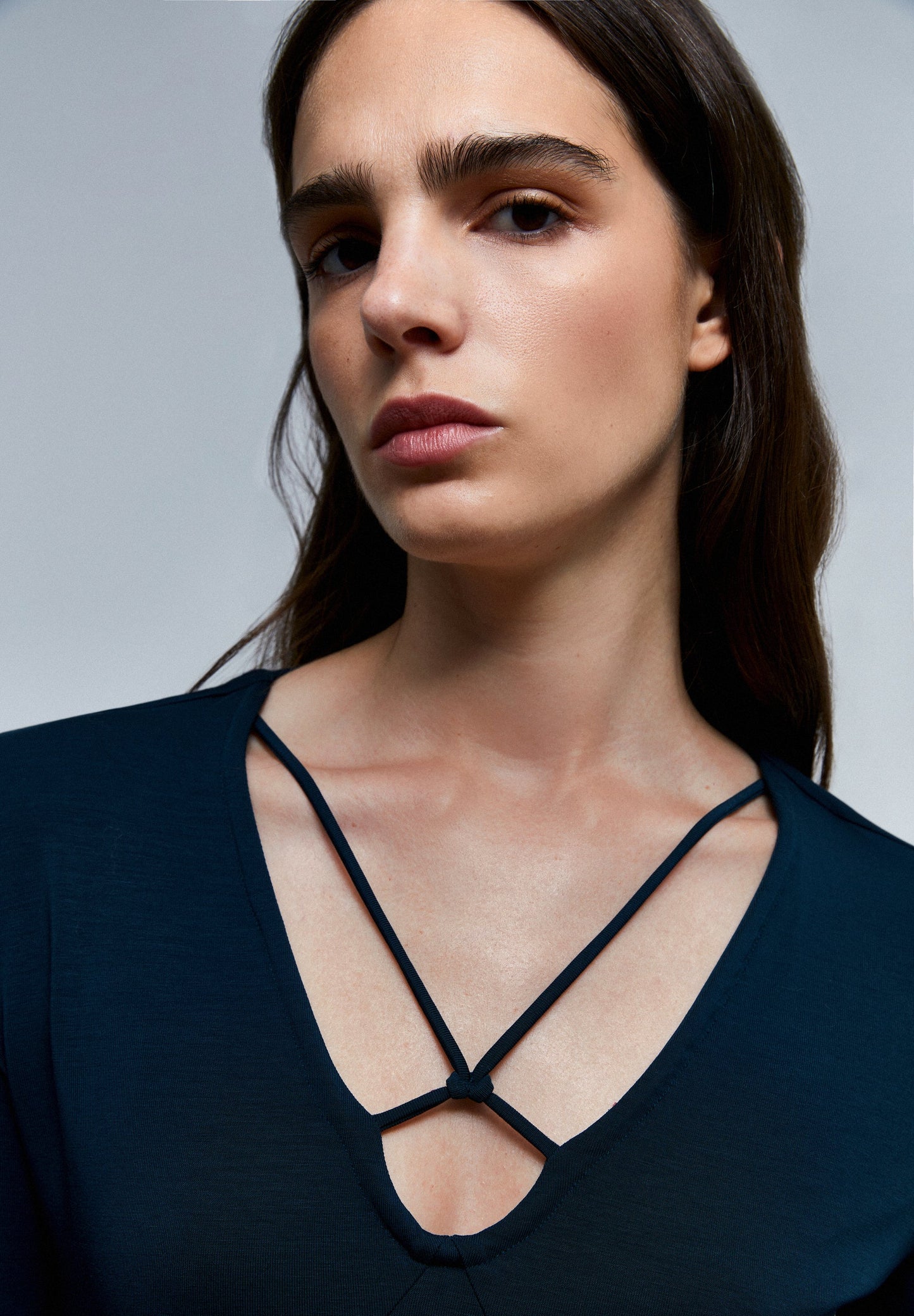 DRESS WITH NECKLINE DETAIL