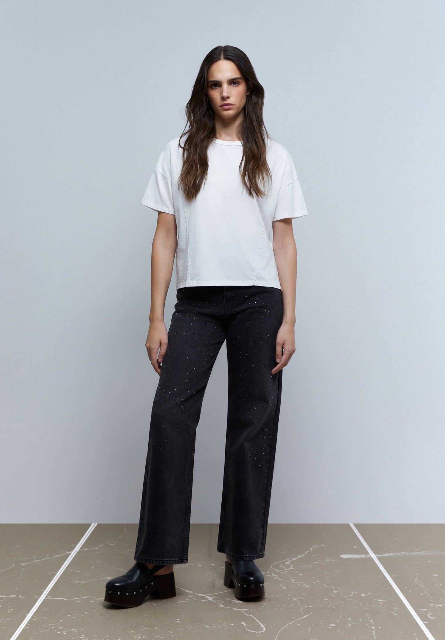 T-SHIRT WITH FRONT SEAM