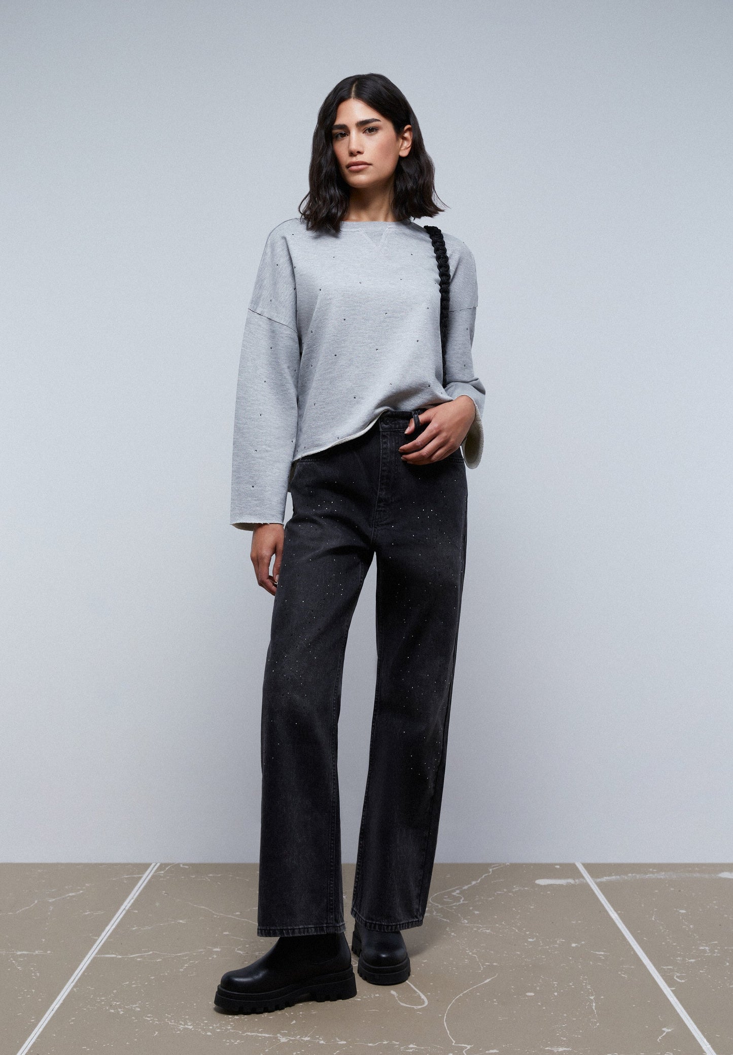 SWEATSHIRT WITH GLASS DETAIL