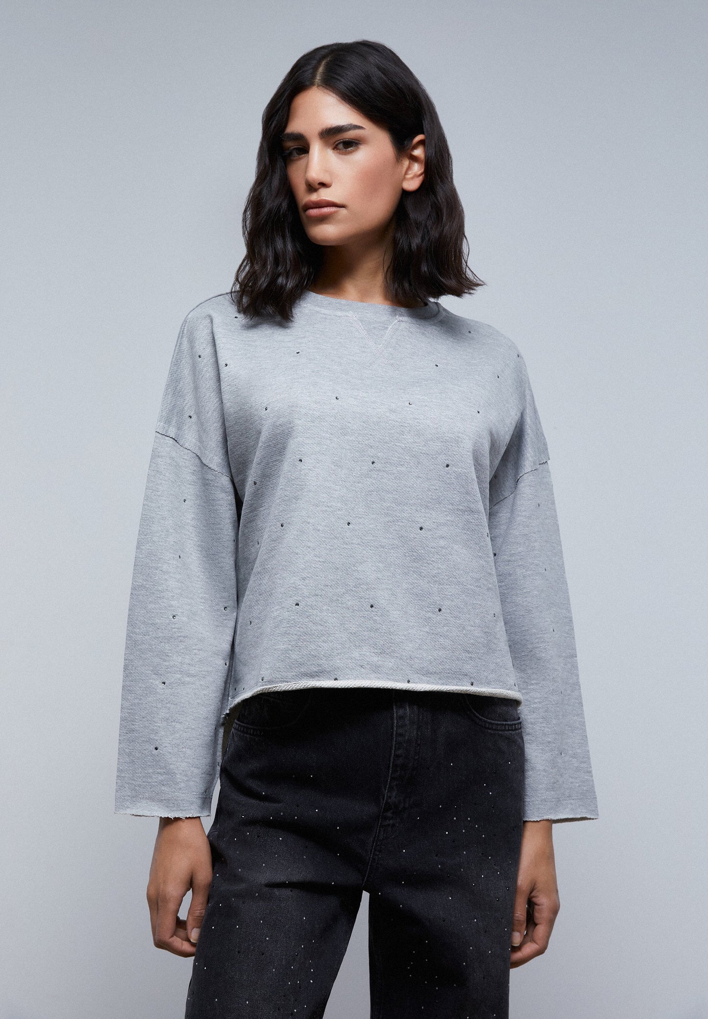 SWEATSHIRT WITH GLASS DETAIL
