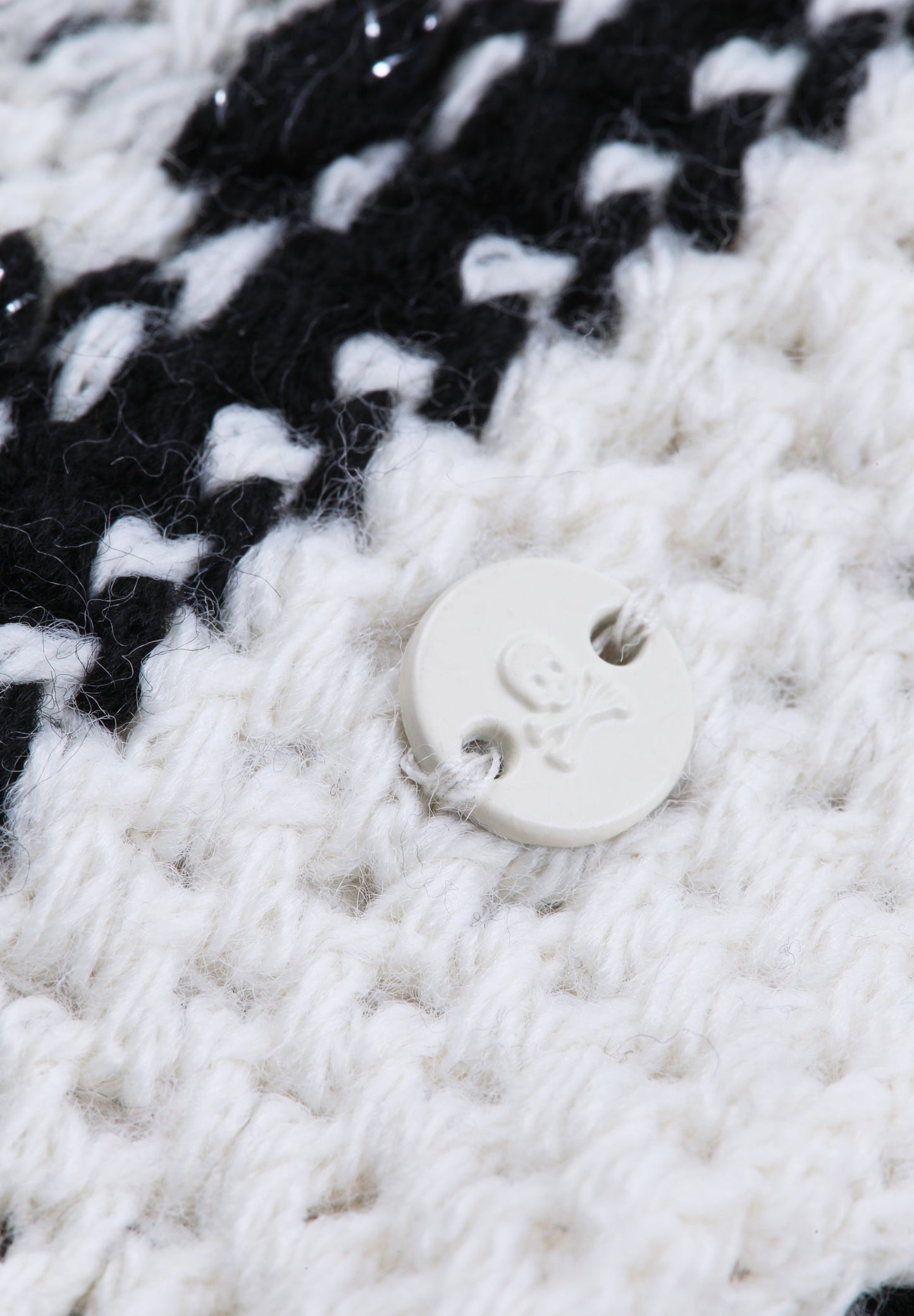 CROCHET SCARF WITH FRINGING