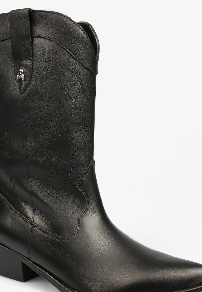 COWBOY BOOTS
